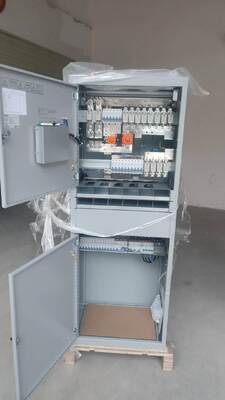 NetSure 731 48V 600A 36kW Sistema di alimentazione Vertiv Telecom CC2-X2 con armadio di distribuzione CA
